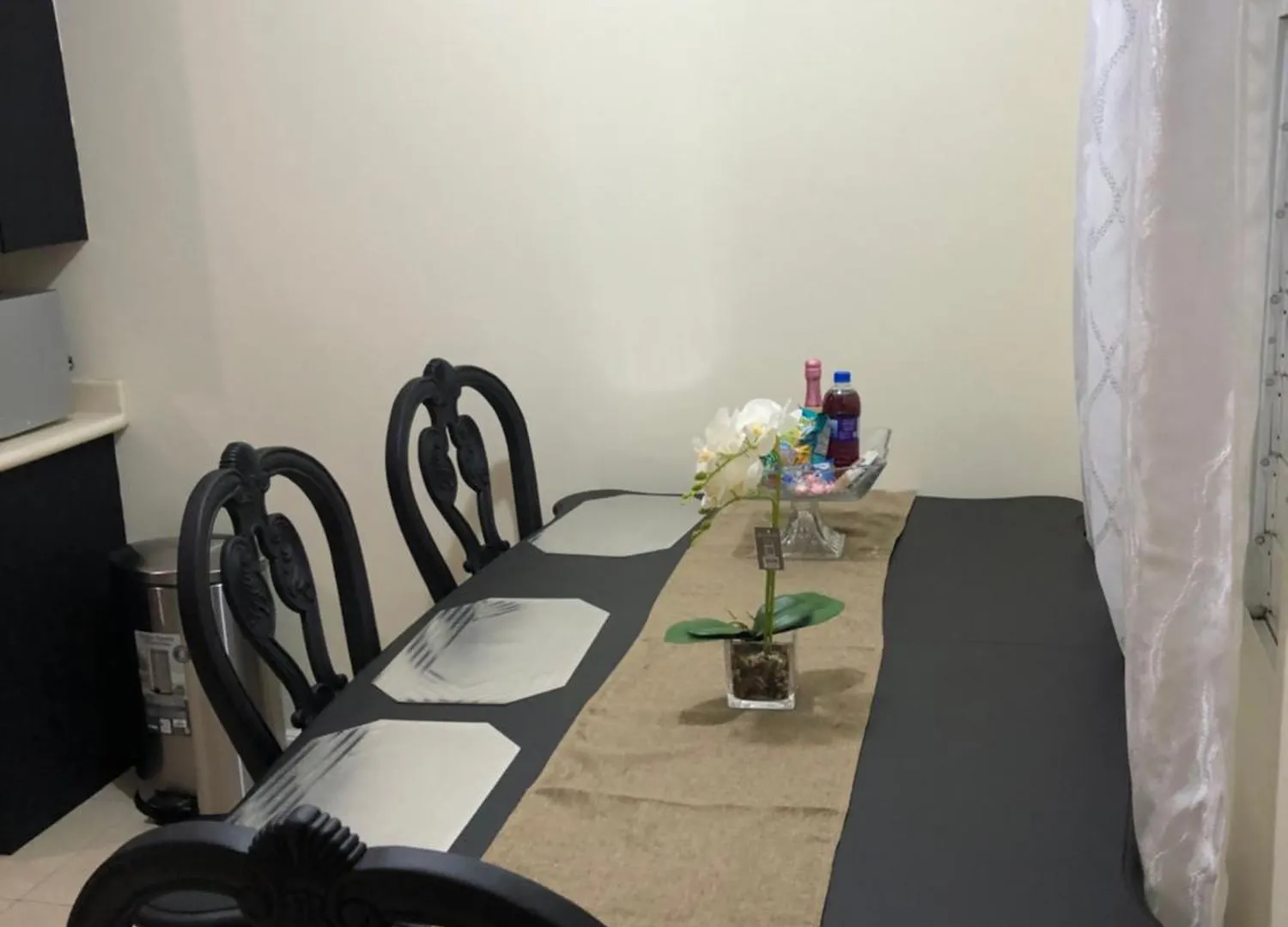 Gladstone Kingston Apartment