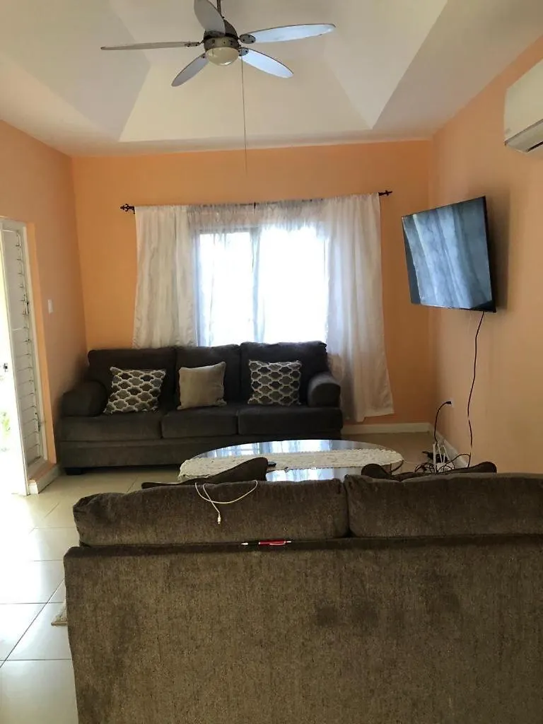 Gladstone Kingston Apartment